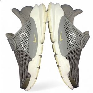 Nike Sock Dart SE (Special Edition) Cobblestone - 862412-005 - Women’s Size 7